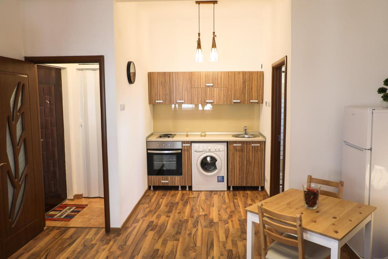 Ultracentral Apartament With Balcony - Old Town Bucureşti Ngoại thất bức ảnh