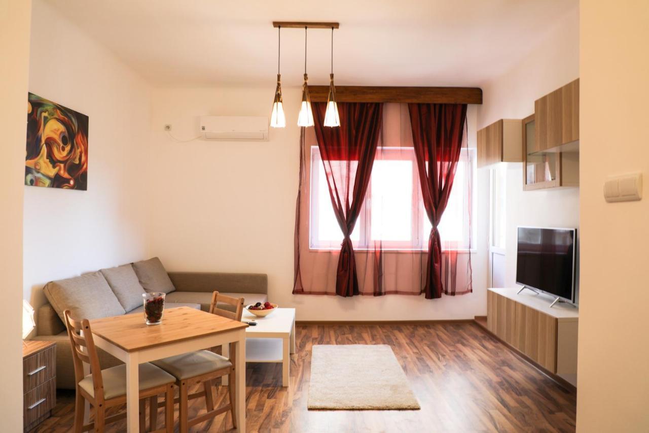 Ultracentral Apartament With Balcony - Old Town Bucureşti Ngoại thất bức ảnh