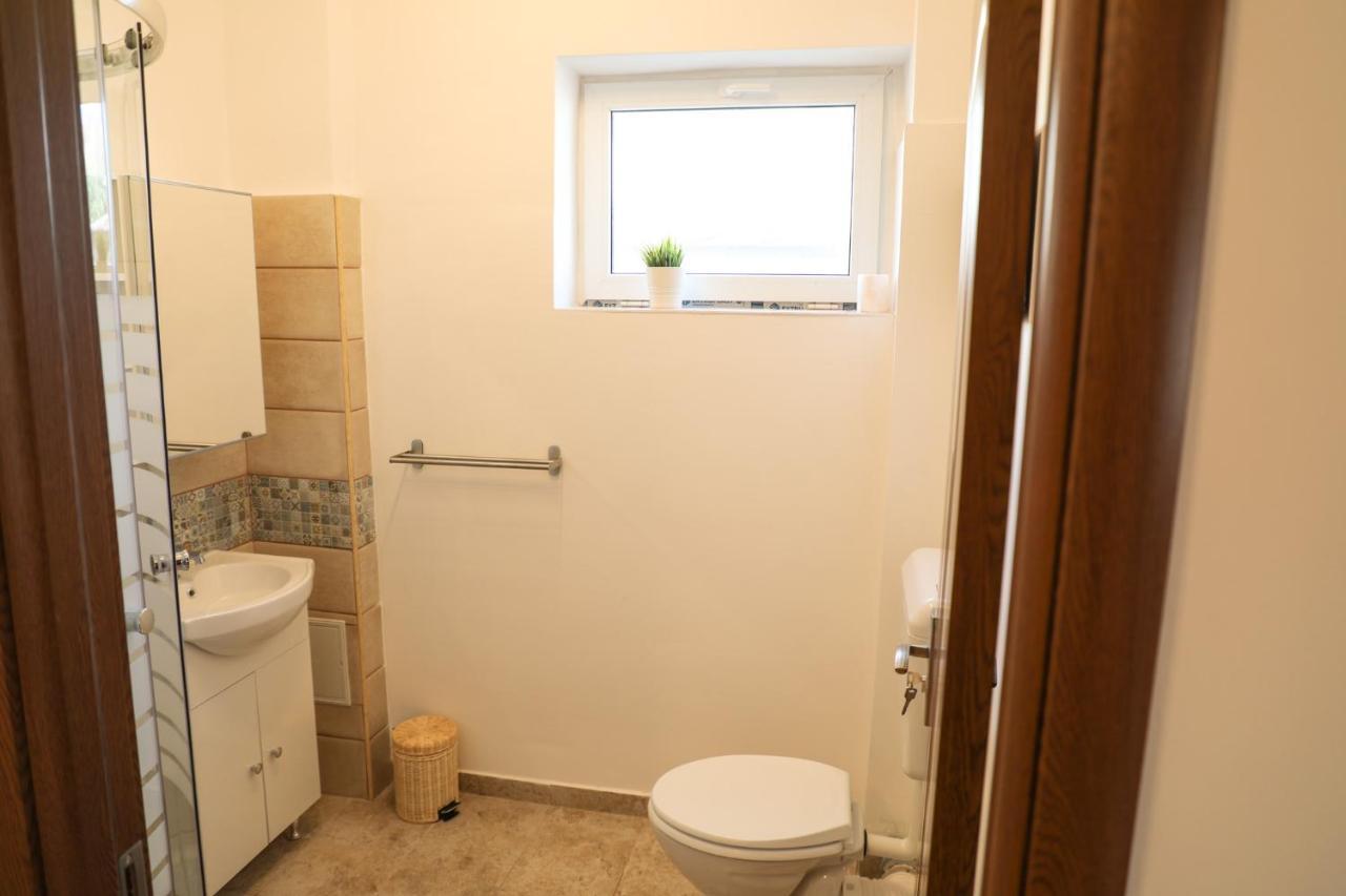 Ultracentral Apartament With Balcony - Old Town Bucureşti Ngoại thất bức ảnh