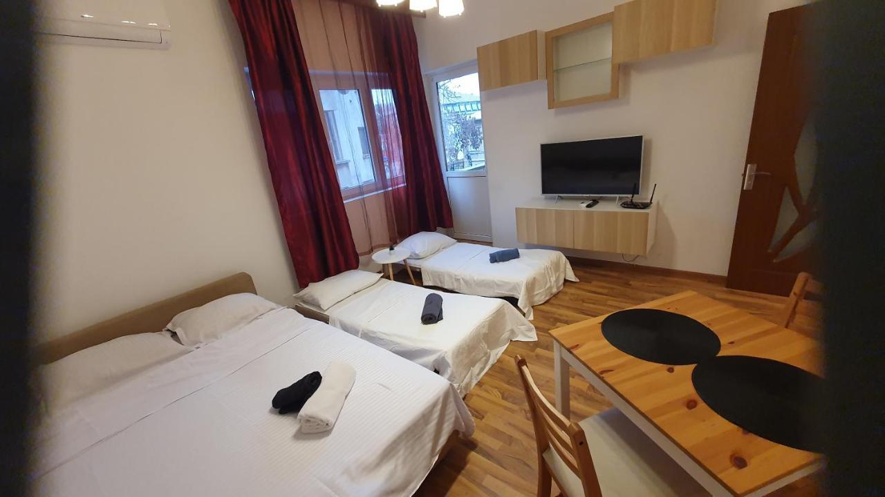 Ultracentral Apartament With Balcony - Old Town Bucureşti Ngoại thất bức ảnh